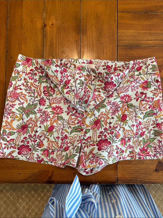 LOFT Pants - LOFT Floral Print Bermuda Shorts in Pink & Green